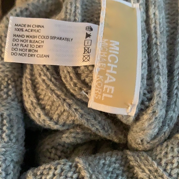 Michael Kors winter hat one size NWT - Picture 2 of 3